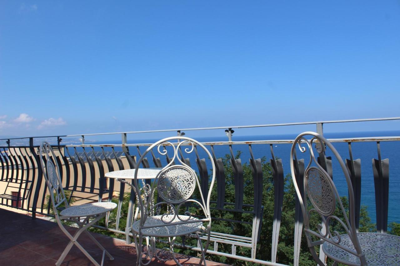 Ellysblue Hotel ปิซโซ ภายนอก รูปภาพ
